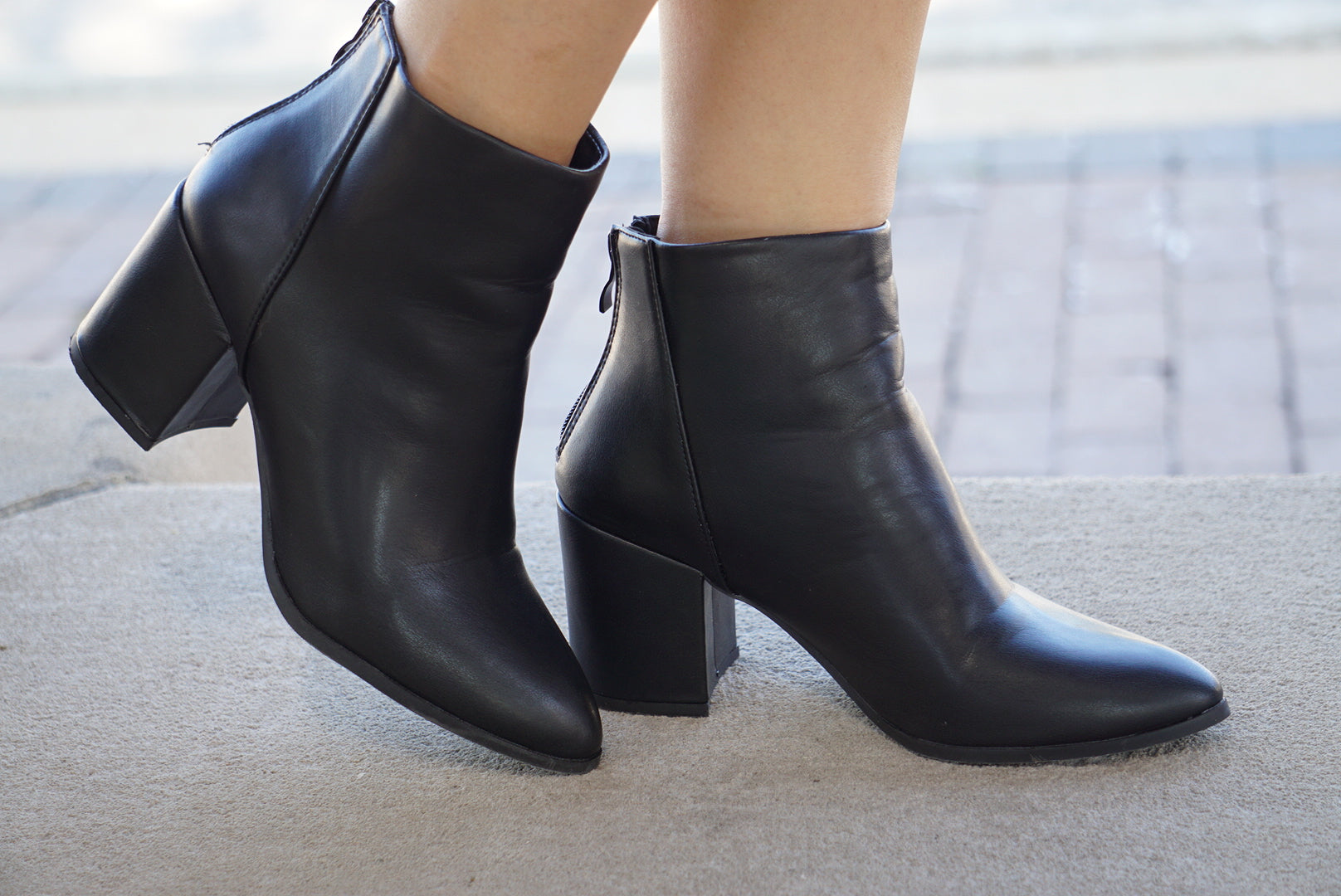 Chunky Heel Pointed Ankle Bootie (BLACK)