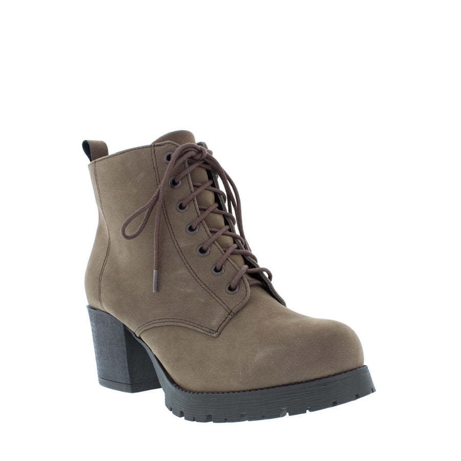 Chunky Heel Ankle Bootie (BROWN)