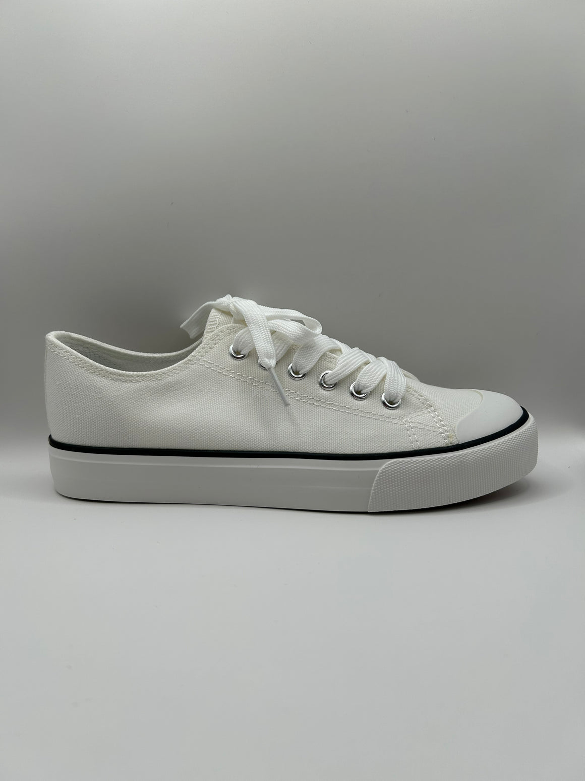 Classic Canvas Sneaker (WHITE)