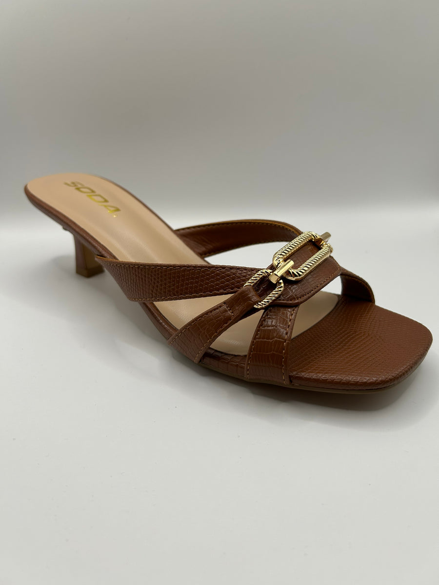 Link Accent Strappy Slip-On Kitten Heel (TAN)