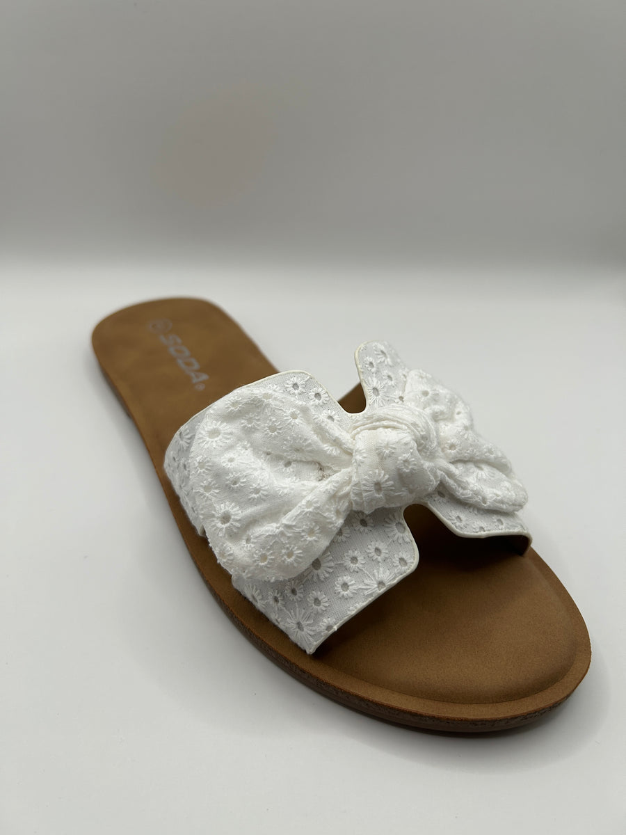Bow Cut Out Slip-On Slide (WHITE)