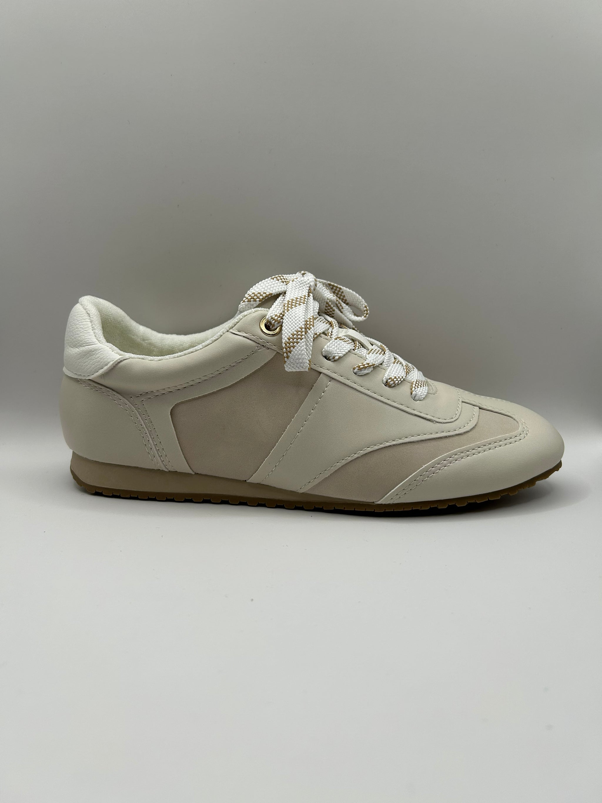 Slim Retro Sneaker (OFF WHITE)