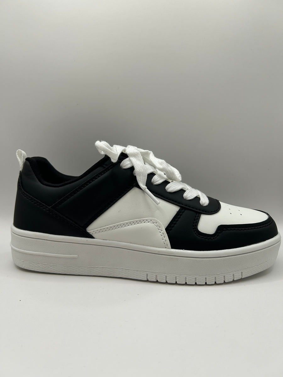 Color Block Lace-Up Kids Sneaker (BLACK/WHITE)