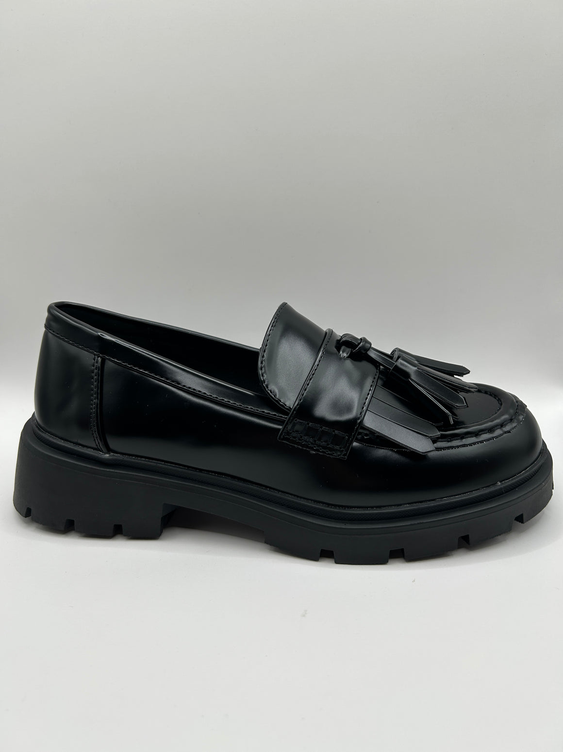 Classic Tassel Platform Loafer (BLACK)