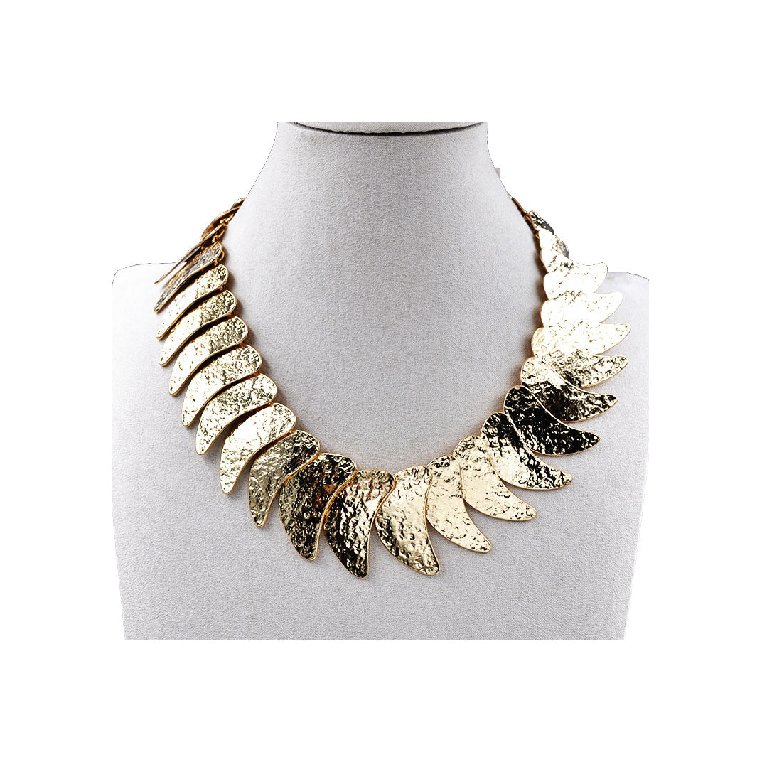 Crescent Metal Fashion Necklace (GOLD TONE)